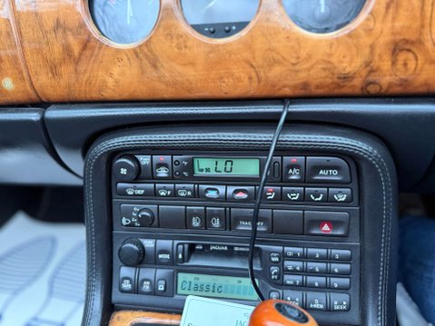 Jaguar XK 4.0 XK8 Convertible Auto 2dr 69