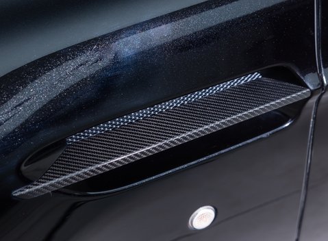 Aston Martin V12 Vantage S Coupe 30