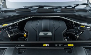 Land Rover Range Rover P530 SV 39