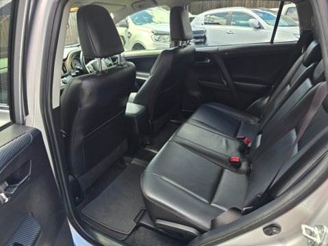 Toyota Rav 4 VVT-I INVINCIBLE Auto 15