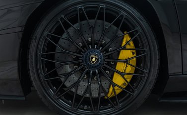 Lamborghini Aventador S LP 740-4 ROADSTER 26