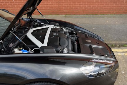 Aston Martin Vanquish Zagato Volante 40