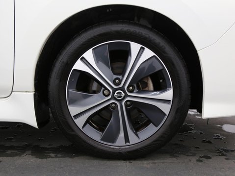 Nissan LEAF 40kWh N-Connecta Auto 5dr 26