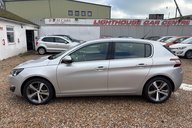 Peugeot 308 PURETECH ALLURE LAST OWNER SINCE 2017..7 SERVICES..SAT NAV.. £35 TAX.. 8