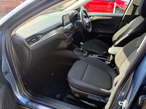 Ford Focus TITANIUM 9