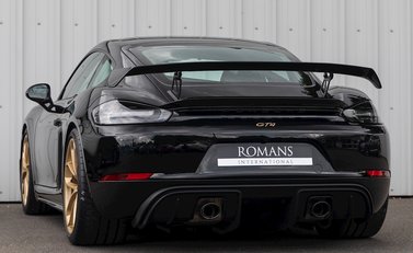 Porsche 718 Cayman GT4 3
