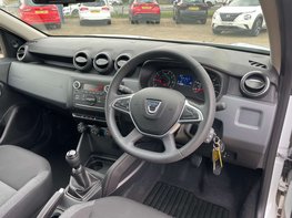 Dacia Duster 1.0 Duster Essential TCe 4x2 5dr 17