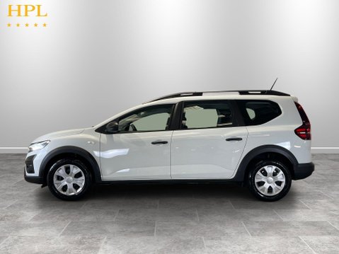Dacia Jogger 1.0 TCe Essential MPV 5dr Petrol Manual Euro 6 (s/s) (110 ps) 4