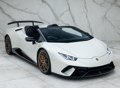 Lamborghini Huracan Spyder LP640-4 Performante 11