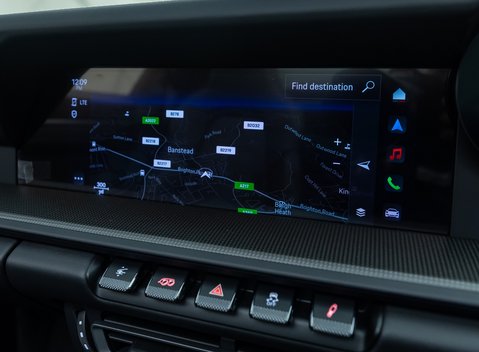 Porsche 911 Targa 4 GTS (992) 24