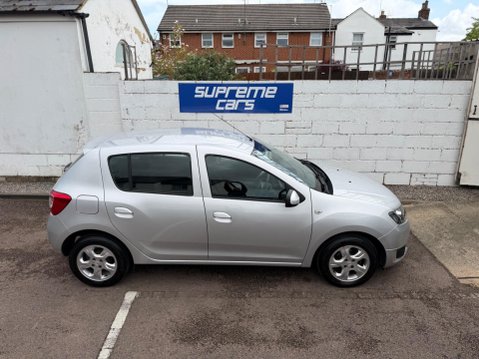 Dacia Sandero 1.5 dCi Laureate Euro 5 5dr 27