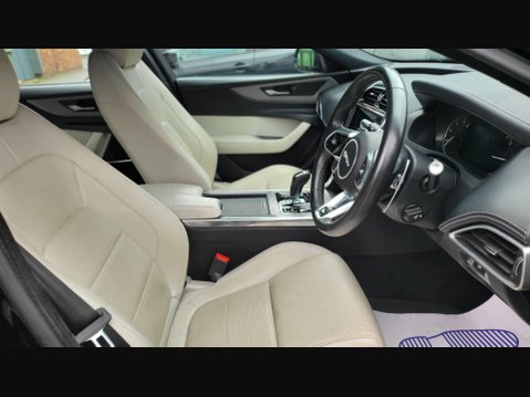 Jaguar XE R-DYNAMIC S 16