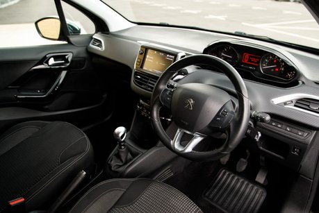 Peugeot 208 S/S TECH EDITION