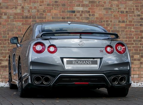 Nissan GT-R Prestige 3