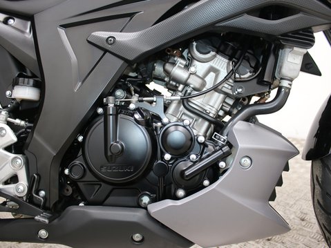 Suzuki GSX-S125 GSXS 125 RLXM3 31