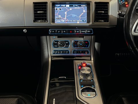 Jaguar XF D V6 S PORTFOLIO 18