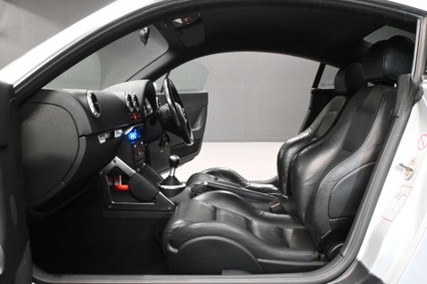 Audi TT 1.8 TT Quattro (225 bhp) 4WD 3dr 9