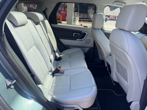 Land Rover Discovery Sport TD4 HSE 12