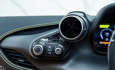 Ferrari F8 SPIDER 25