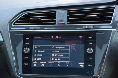 Volkswagen Tiguan R-LINE TECH TDI 4MOTION DSG -TOWBAR -ELECTRIC TAILGATE -KEYLESS -CARPLAY 51