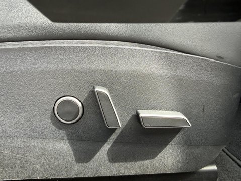 Tesla Model 3 Saloon 4dr Electric Auto RWD (241 bhp) 31
