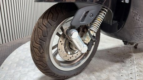 Piaggio Vespa GTS 2023 73 PLATE PROJECT SCOOTER SPARES OR REPAIR DAMAGED 125CC 14