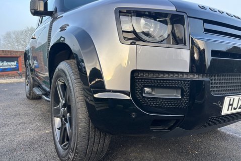 Land Rover Defender 90 D250 Hard Top SE MHEV 22