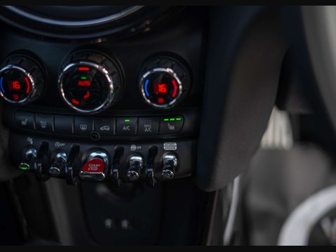 Mini Hatch 2.0 John Cooper Works Auto 3dr 32