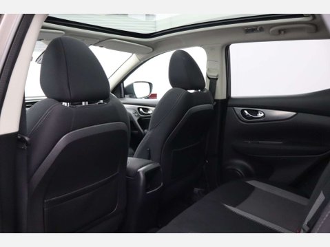 Nissan Qashqai 1.2 Qashqai N-Connecta DiG-T 5dr 26