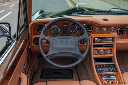 Rolls-Royce Corniche IV 18