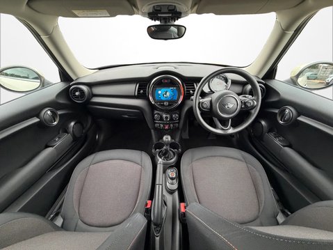 Mini Hatchback 1.5 One Classic II 3dr 17