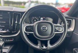 Volvo XC60 T5 R-DESIGN AWD PETROL AUTO 33