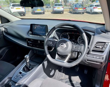 Nissan Qashqai 1.3 Qashqai Acenta Premium DiG-T MHEV 5dr 17