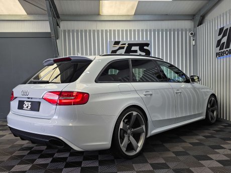 Audi RS4 4.2 FSI V8 Estate 5dr Petrol S Tronic quattro Euro 5 (450 ps) 39