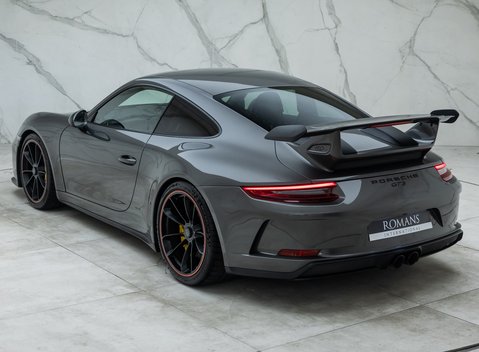 Porsche 911 GT3 (991.2) 12