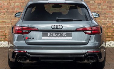 Audi RS4 Avant Sport Edition 5