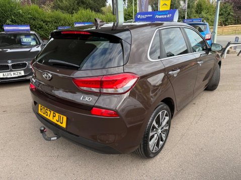 Hyundai i30 1.6 CRDi Blue Drive Premium Euro 6 (s/s) 5dr 8