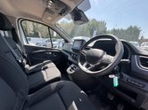 Renault Trafic AUTO SWB L1H1 Low Roof LL31 Air Con Alloys Cruise Nav EURO 6 11
