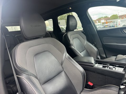 Volvo XC60 (Sold) 2.0h T8 Twin Engine 11.6kWh R-Design SUV 5dr Petrol Plug-in Hybrid A 10