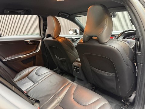 Volvo V60 2.0 D4 R-Design Lux Nav Euro 6 (s/s) 5dr 38