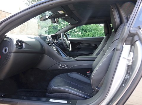 Aston Martin DB11 13