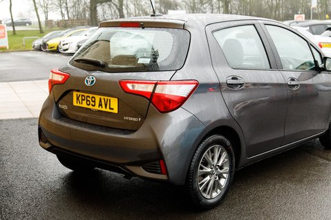 Toyota Yaris VVT-I ICON 8