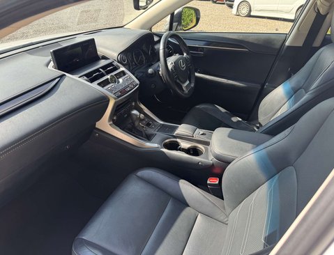 Lexus NX 2.5 NX 300h Takumi CVT 4WD 5dr 36