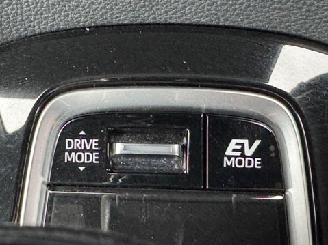 Toyota Corolla 1.8 VVT-h Design Touring Sports CVT Euro 6 (s/s) 5dr 35