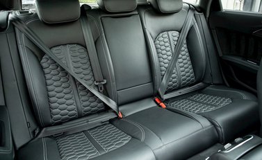 Audi RS6 Avant Performance 13