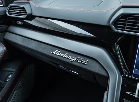 Lamborghini Urus S 29