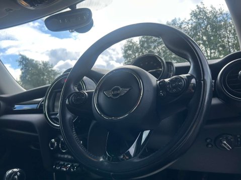 Mini Hatch 1.5 Cooper Seven 3dr 12