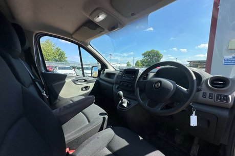 Renault Trafic 1.6 dCi ENERGY 29 Business+ Panel Van 5dr Diesel Manual LWB Standard Roof E 14