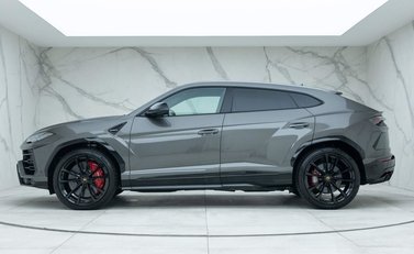Lamborghini Urus 2