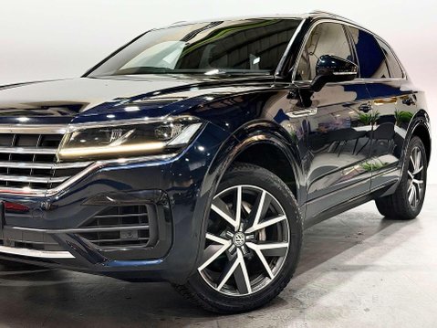 Volkswagen Touareg 3.0 TDI V6 R-Line SUV 5dr Diesel Tiptronic 4Motion Euro 6 (s/s) (286 ps) 14